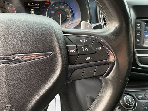 Used 2015 Chrysler 200 S FWD image 27