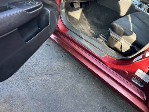 Used 2011 Subaru Legacy 2.5i image 4