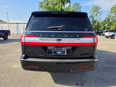 Used 2018 Lincoln Navigator Reserve w/ Technology Package AWD/4WD image 3