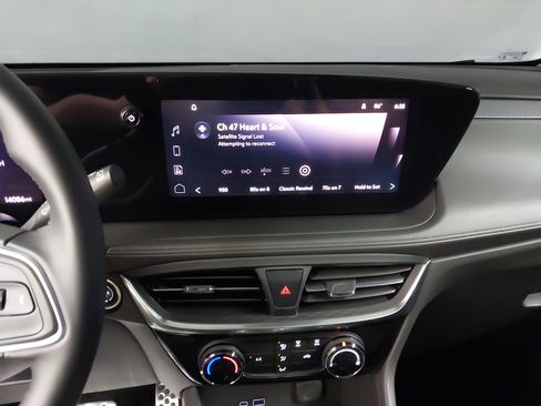 Used 2024 Buick Encore GX Sport Touring w/ Experience Buick Package image 21