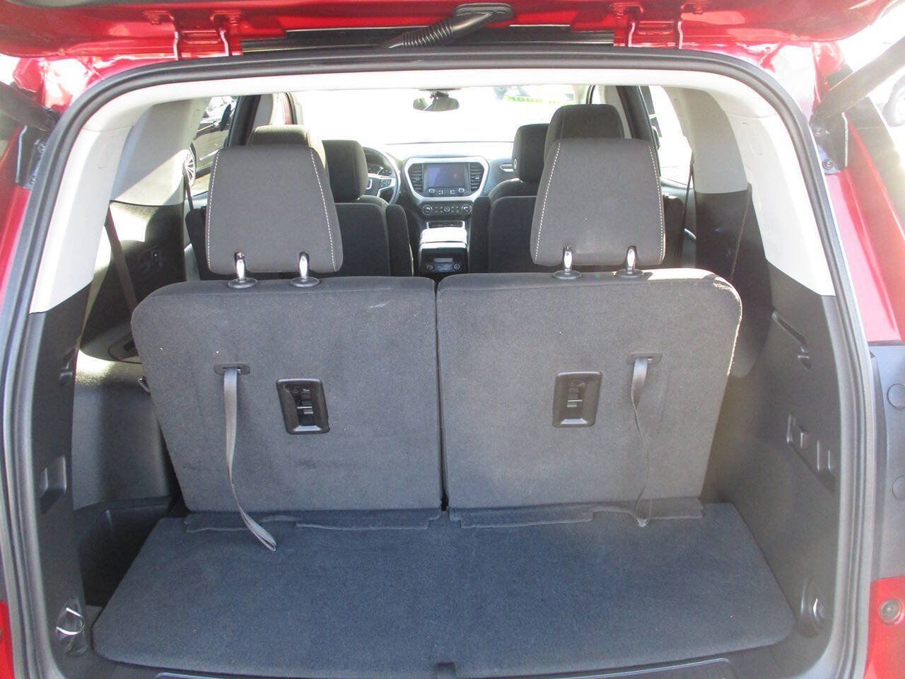 Used 2023 GMC Acadia SLE w/ Driver Convenience Package FWD image 16