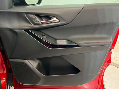 Used 2025 Chevrolet Equinox RS w/ Safety and Technology Package image 24