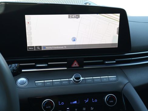 Used 2024 Hyundai Elantra SEL w/ Convenience Package image 26