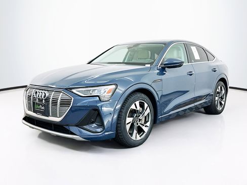 Used 2022 Audi e-tron Premium Plus w/ Premium Plus Package AWD/4WD image 3