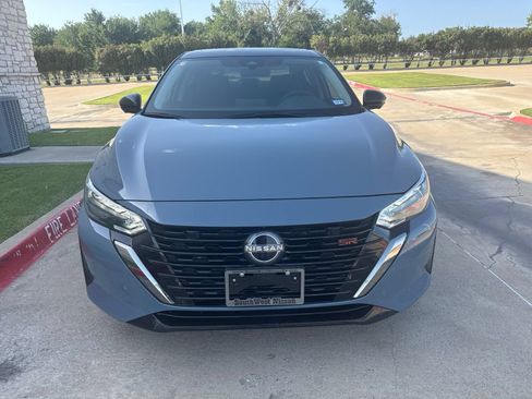 Used 2025 Nissan Sentra SR w/ SR Premium Package FWD image 2