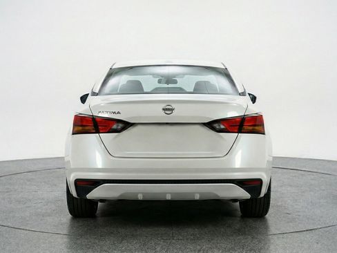Used 2025 Nissan Altima 2.5 SV FWD image 7
