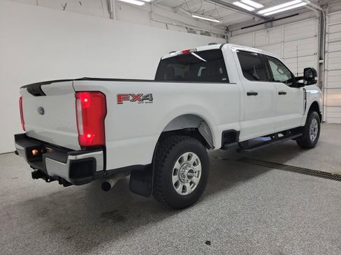 Used 2024 Ford F250 XLT w/ FX4 Off-Road Package AWD/4WD image 3