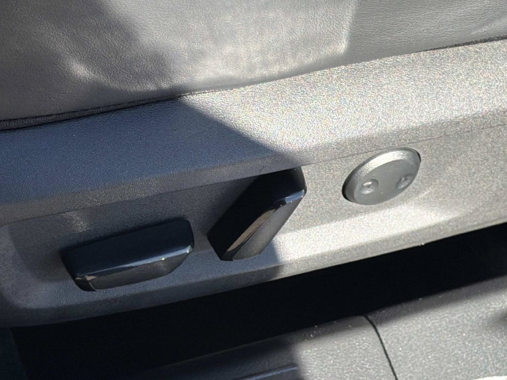 Used 2021 Nissan Rogue SV w/ Premium Package FWD image 21