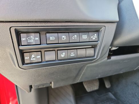 Used 2024 Toyota Tundra Platinum AWD/4WD image 22