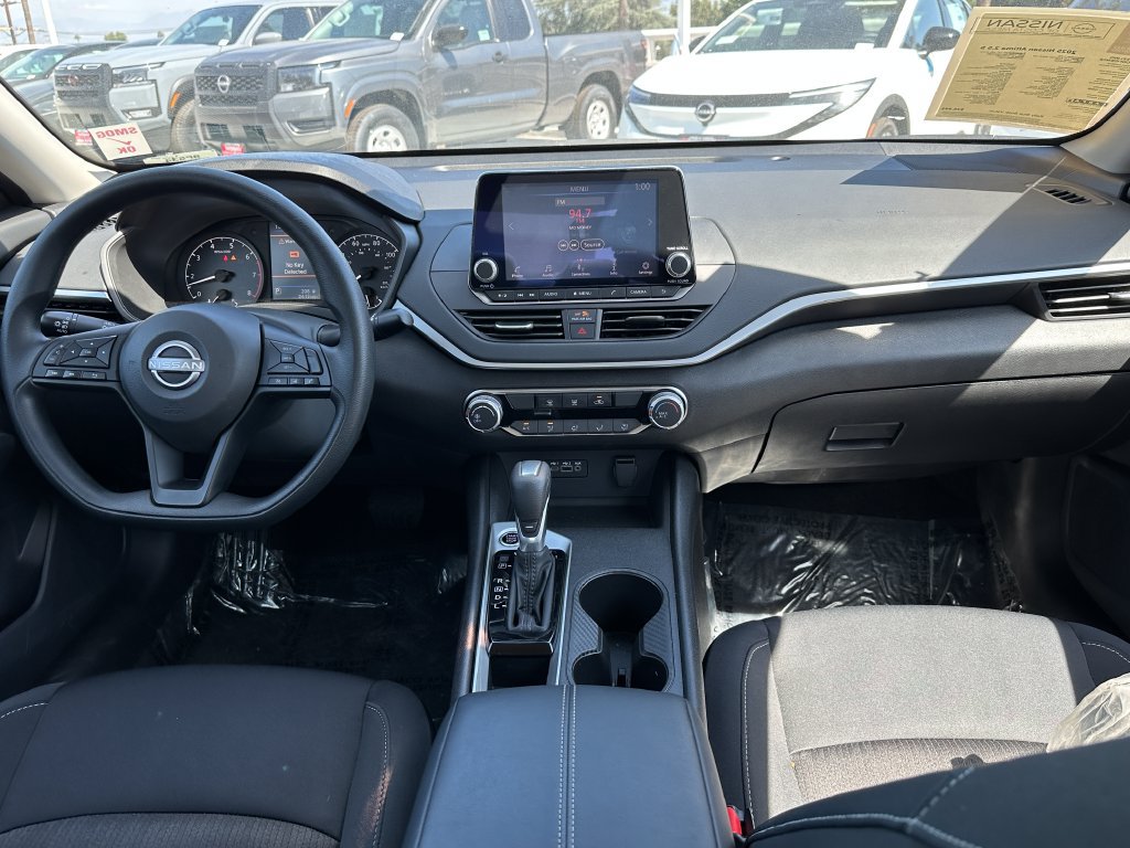 Used 2025 Nissan Altima 2.5 S FWD image 17