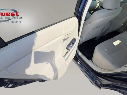 Used 2012 Toyota Prius Two FWD image 18