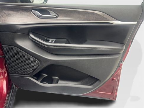 Used 2024 Jeep Grand Cherokee L Limited w/ Luxury Tech Group II image 53