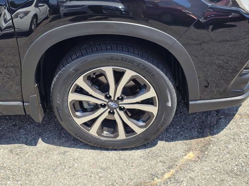 Certified 2023 Subaru Forester Limited AWD/4WD image 9