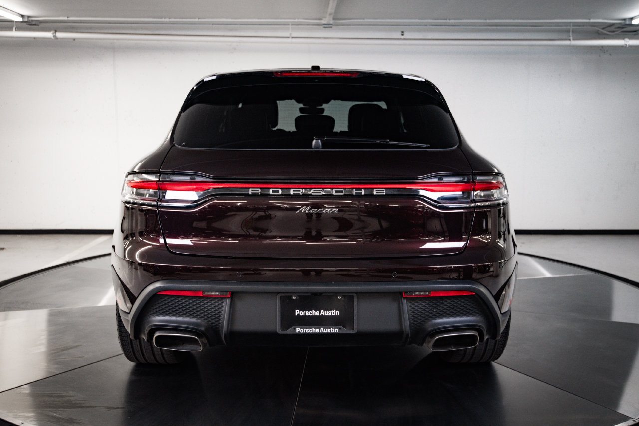Certified 2026 Porsche Macan AWD/4WD image 6