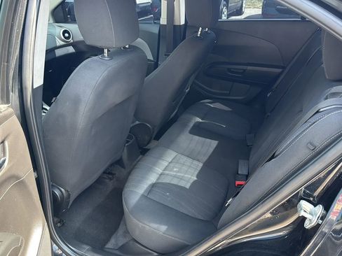 Used 2019 Chevrolet Sonic LT w/ Convenience Package image 10