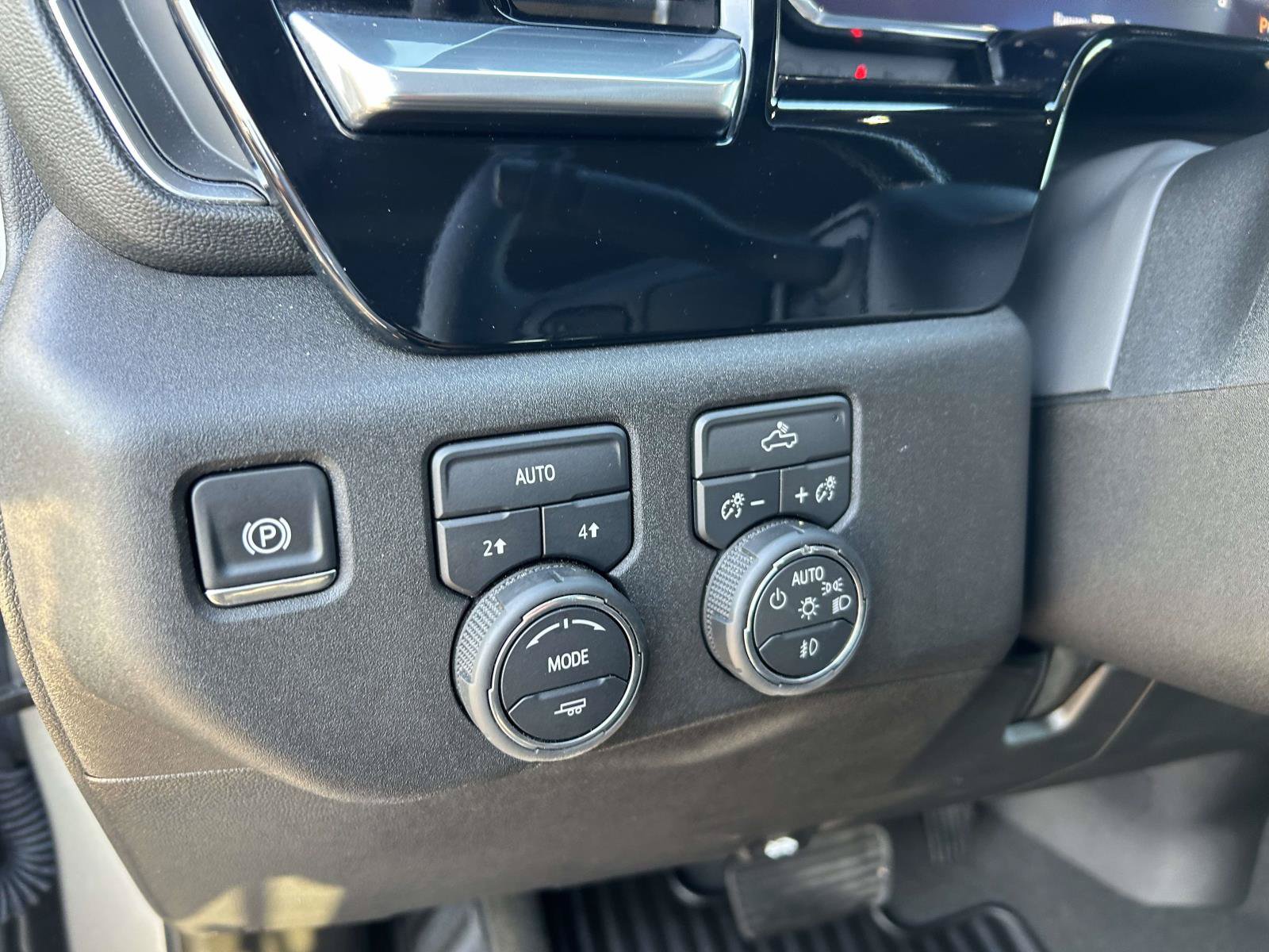 Used 2026 Chevrolet Silverado 1500 RST AWD/4WD image 19