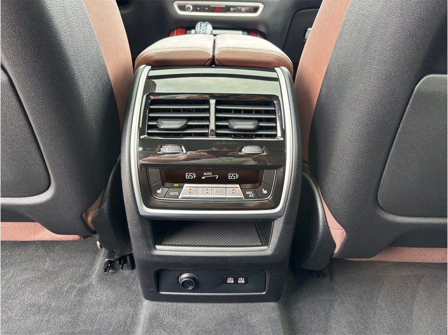 Used 2023 BMW ALPINA XB7 AWD/4WD image 43