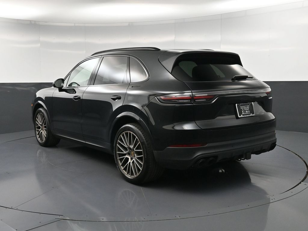 Certified 2023 Porsche Cayenne S Platinum AWD/4WD image 3