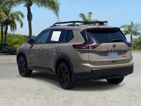 Certified 2025 Nissan Rogue SV AWD/4WD image 3