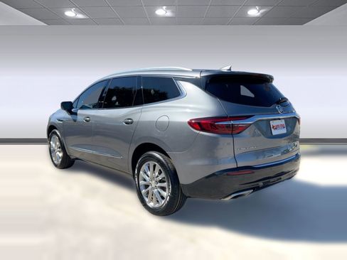 Certified 2020 Buick Enclave Essence image 3