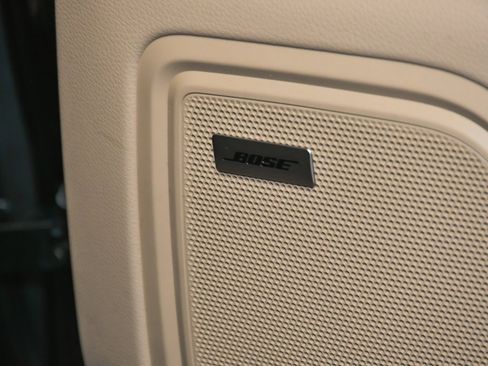 Used 2025 Porsche Macan image 18