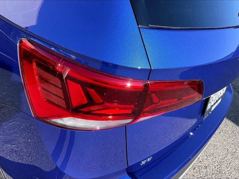 Certified 2022 Volkswagen Taos SE w/ Panoramic Sunroof Package image 28