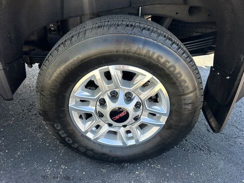 Used 2025 GMC Sierra 2500 SLE w/ SLE Value Package; AWD/4WD image 24