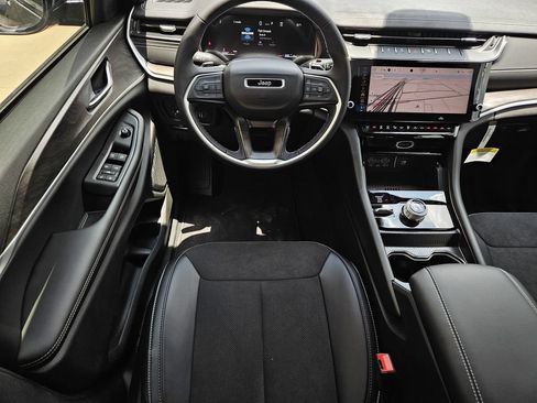 New 2026 Jeep Grand Cherokee Altitude AWD/4WD image 8