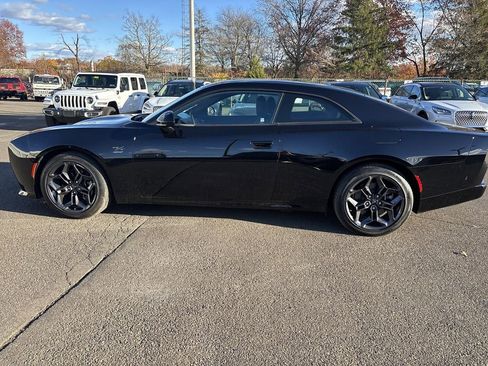 Used 2025 Dodge Charger R/T w/ Quick Order Package 25M R/T image 2
