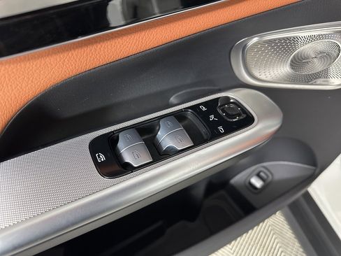 Used 2023 Mercedes-Benz GLC 300 4MATIC image 9