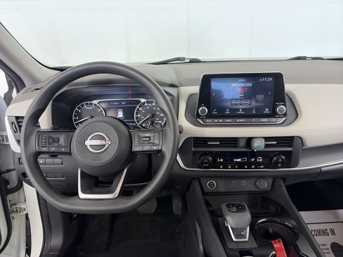 Used 2023 Nissan Rogue SV AWD/4WD image 3
