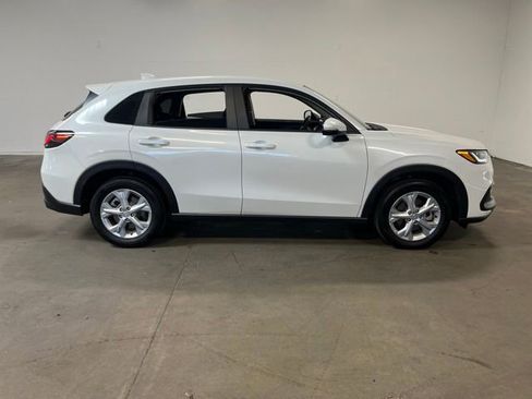 Used 2025 Honda HR-V LX image 2