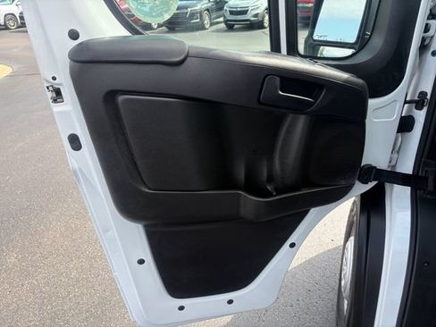 Used 2025 RAM ProMaster 2500 w/ U-Haul Equipment Group FWD image 18