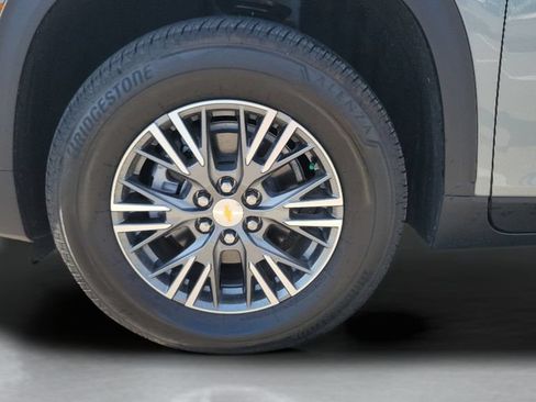 Used 2026 Chevrolet Traverse LT FWD image 25