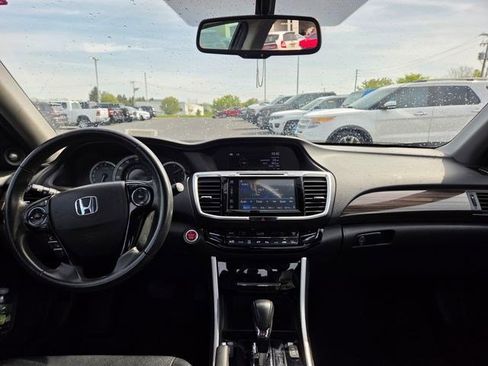 Used 2017 Honda Accord EX-L image 4