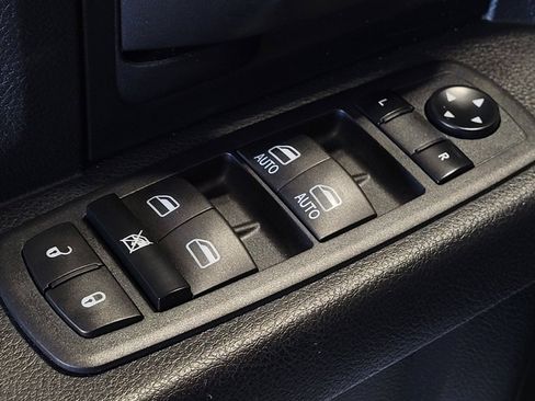 Used 2016 RAM 1500 Express image 27