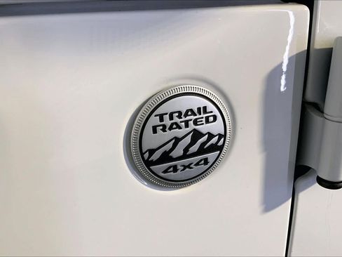 Used 2021 Jeep Wrangler Unlimited Sahara w/ Dual Top Group AWD/4WD image 37
