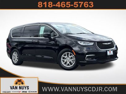 Used 2024 Chrysler Pacifica Touring-L