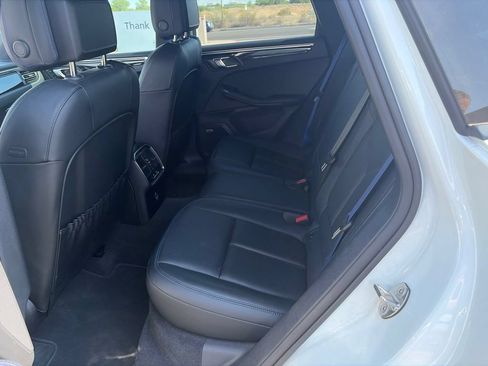 Used 2023 Porsche Macan AWD/4WD image 10