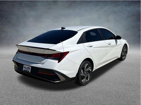 Used 2025 Hyundai Elantra Sport FWD image 9