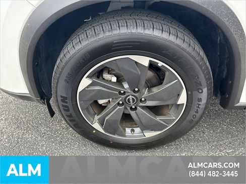 Used 2025 Nissan Rogue SV FWD image 14