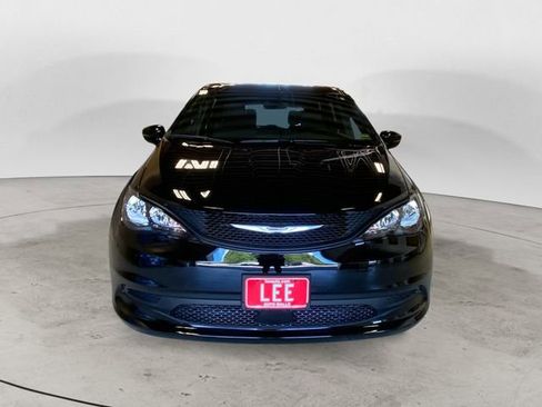 New 2026 Chrysler Voyager LX image 9