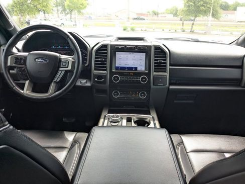 Used 2021 Ford Expedition XLT image 16