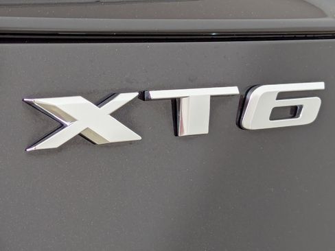 Used 2022 Cadillac XT6 Sport w/ LPO, ONYX Package image 24