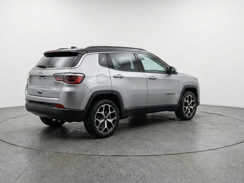 Used 2025 Jeep Compass Limited AWD/4WD image 9