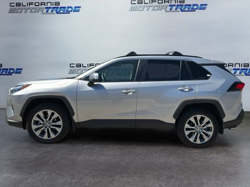 Used 2024 Toyota RAV4 XLE Premium FWD image 8