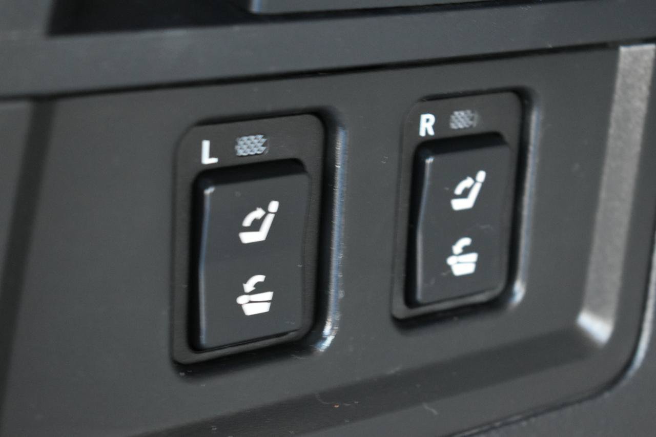 Used 2014 Toyota Sequoia Platinum RWD image 52