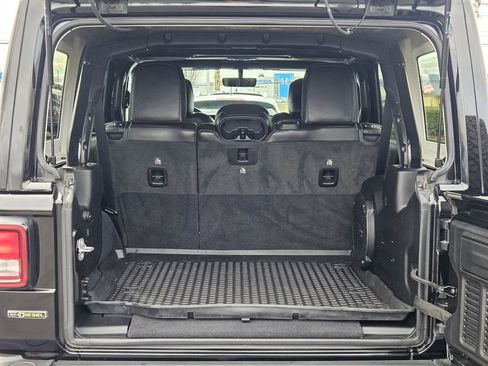 Used 2022 Jeep Wrangler Unlimited Rubicon image 26