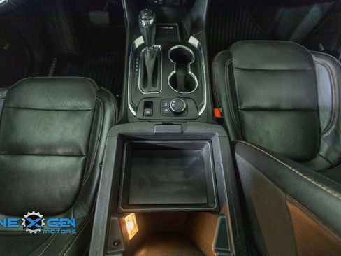 Used 2020 Chevrolet Traverse Premier FWD image 34