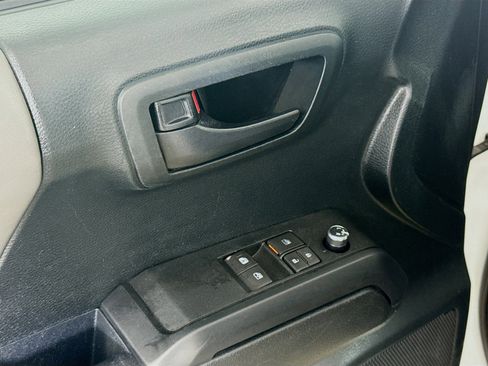 Used 2017 Toyota Tacoma SR image 23